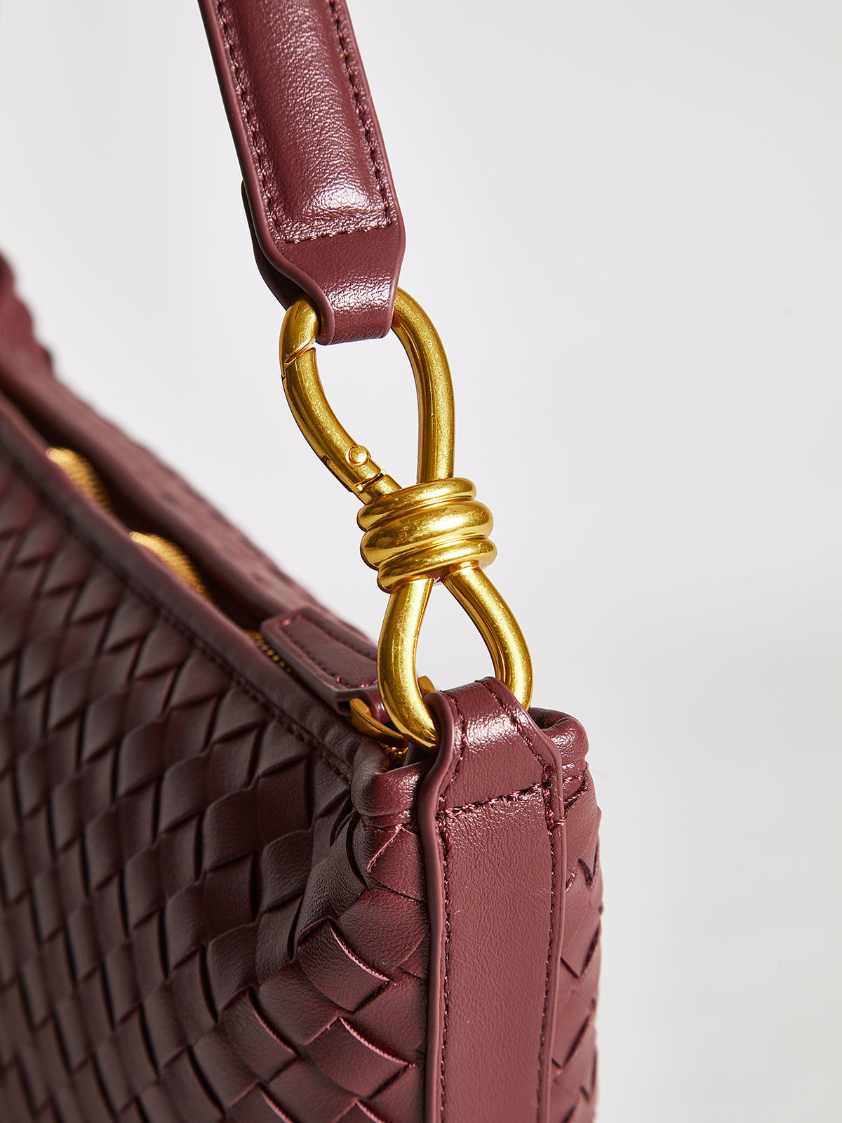 Zipped Woven Armpit Bag