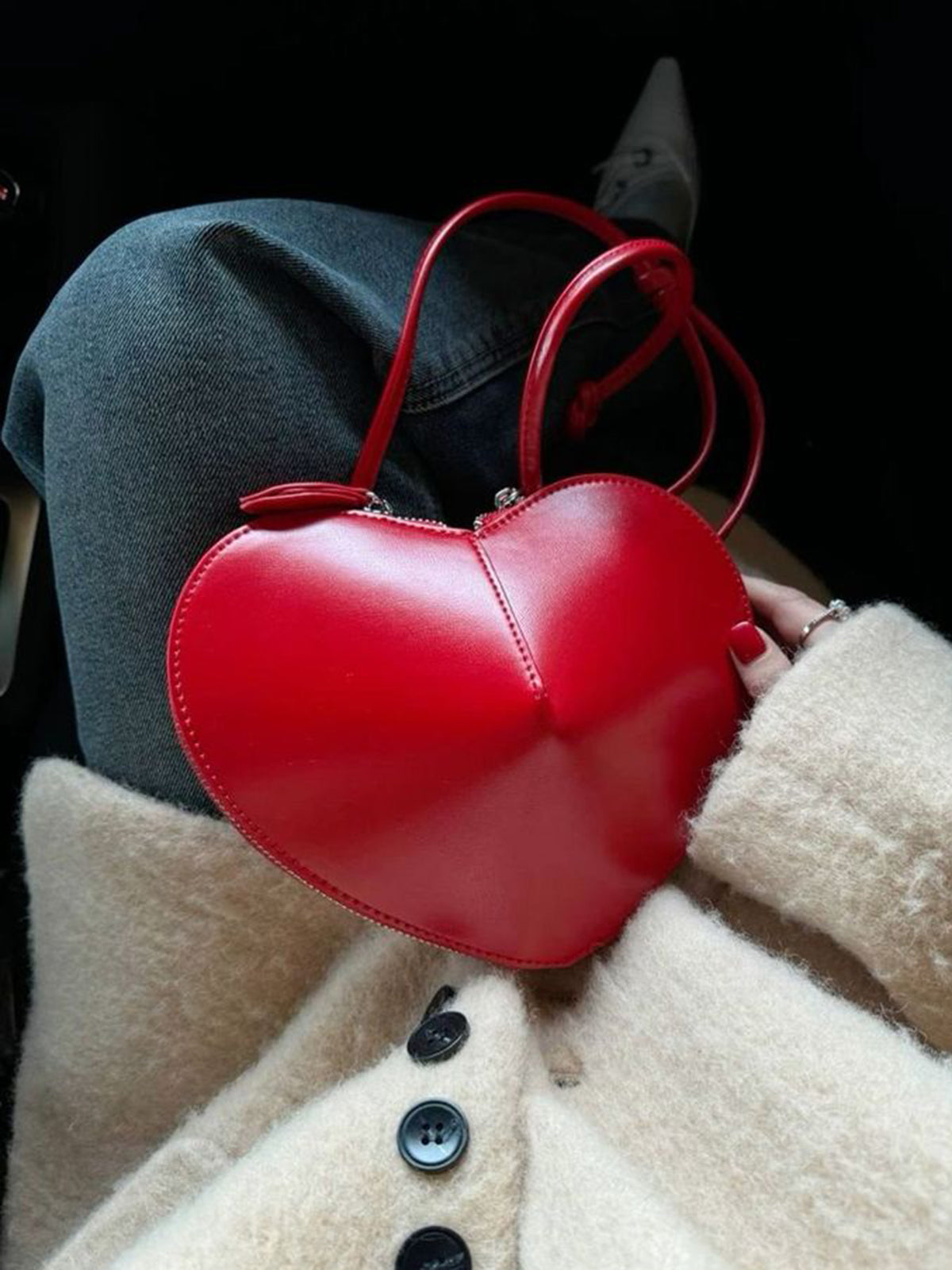 Sac à main en forme de cœur au style romantique