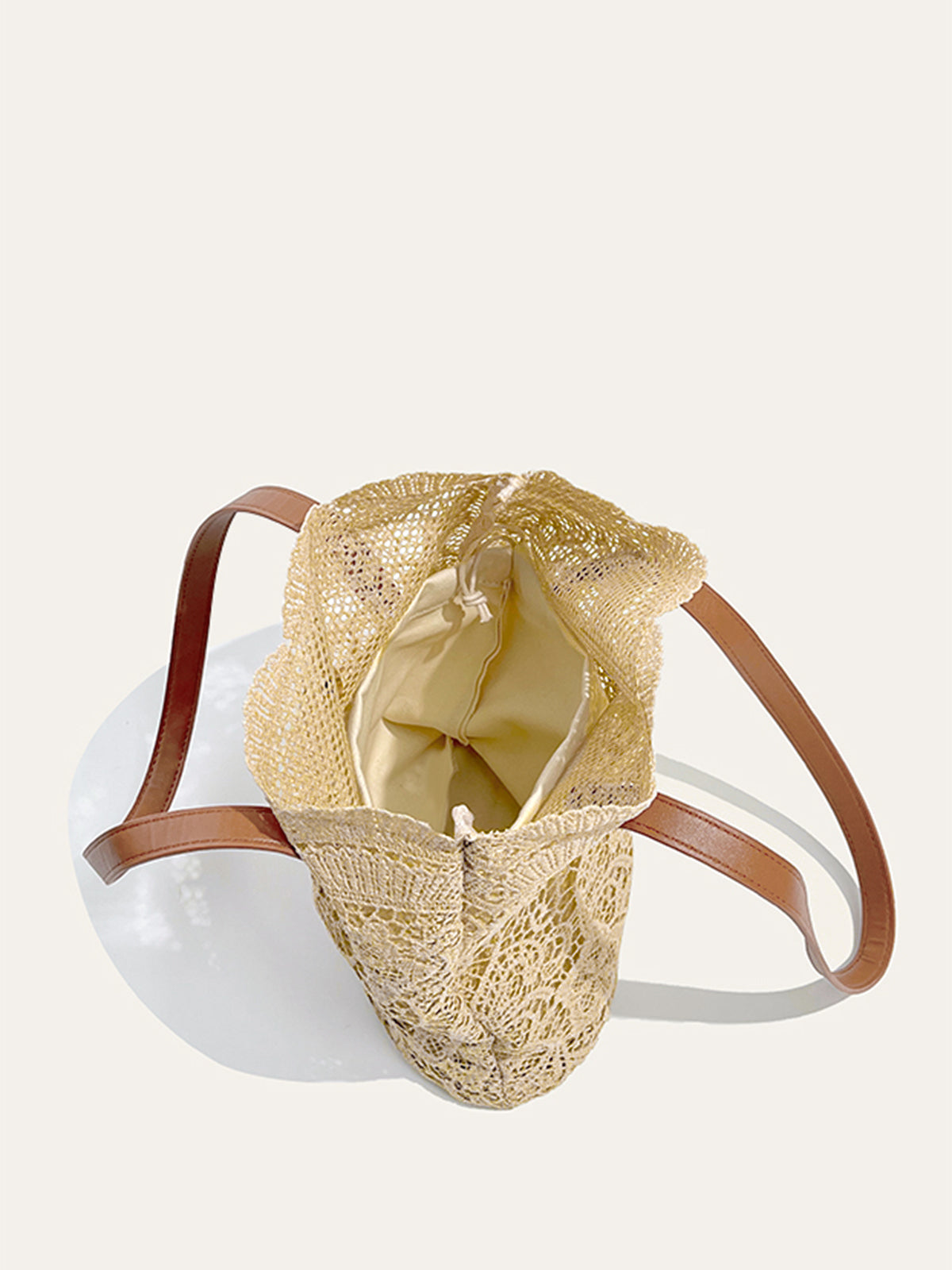 Tote bag décoré de dentelle