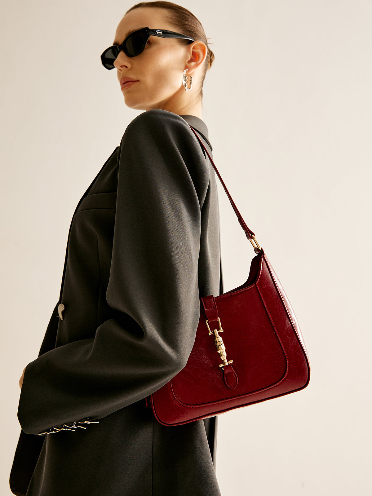 Bandoulière avec fermeture magnétique et zip
