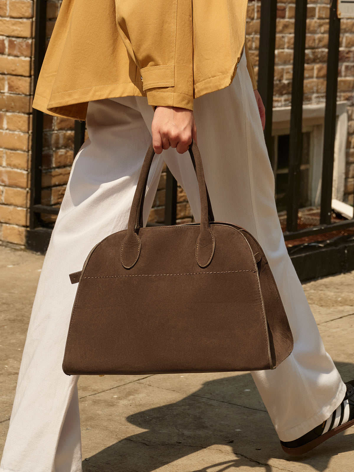 Sac à main vintage avec boucle sur le côté