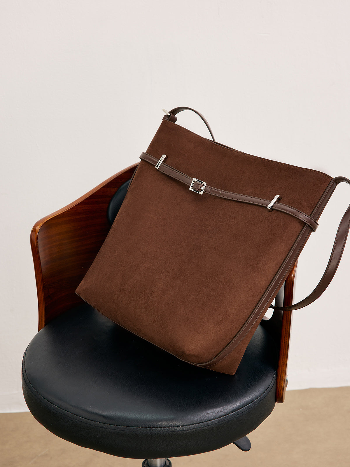 Sac seau en suède multifonction avec boucle