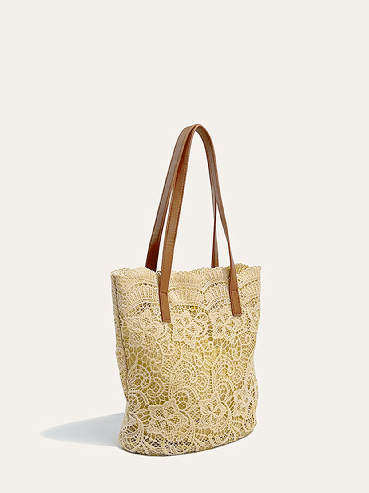 Tote bag décoré de dentelle
